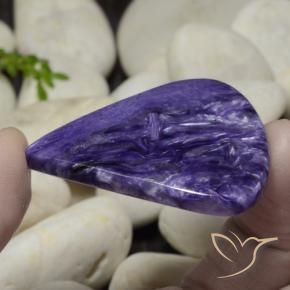 Caroite naturale viola da 44,12 ct, taglio a pera, opaco