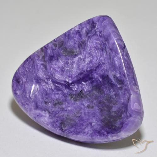 Caroite naturale viola da 40,66 ct, taglio a pera, opaco