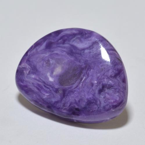 Caroite naturale viola da 9,66 ct, forma fantasia, opaco