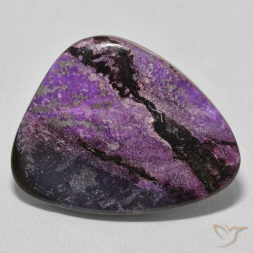 21.42ct Naturale Medium Dark-Violet Charoite, Taglio a fantasia, Opaco