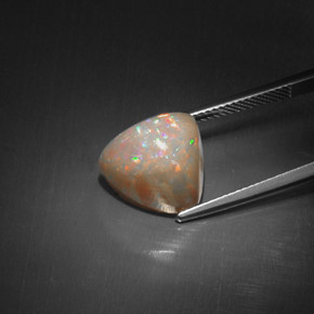 Opale cioccolato naturale multicolore da 6,51 ct, trillion, opaco