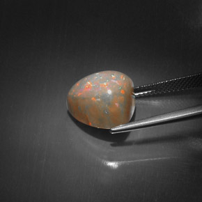 Opale cioccolato naturale multicolore da 6,51 ct, trillion, opaco