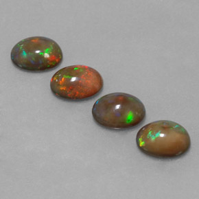 Opale cioccolato naturale multicolore da  ct, taglio ovale, traslucido