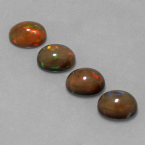 Opale cioccolato naturale multicolore da 4,20 ct, taglio ovale, traslucido