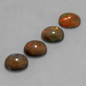 Opale cioccolato naturale multicolore da 4,20 ct, taglio ovale, traslucido