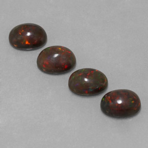 Opale cioccolato naturale multicolore da 3,23 ct, taglio ovale, traslucido