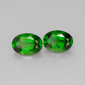 Diopside cromifero naturale verde da  ct, taglio ovale, VS