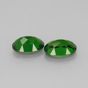 Diopside cromifero naturale verde da  ct, taglio ovale, VS