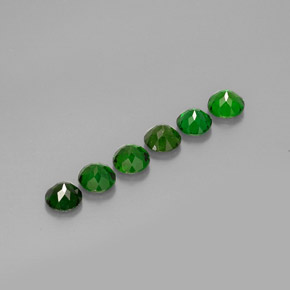 Diopside cromifero naturale verde da  ct, taglio rotondo, VS