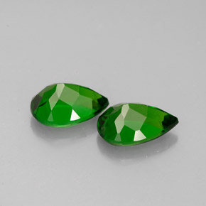 Diopside cromifero naturale verde da  ct, taglio a pera, VS