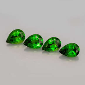 Diopside cromifero naturale verde da  ct, taglio a pera, VVS-VS