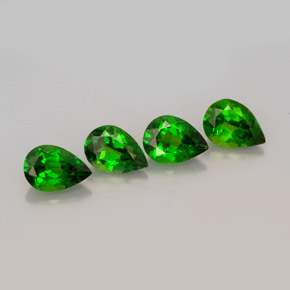 Diopside cromifero naturale verde da  ct, taglio a pera, VVS-VS