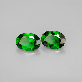 Diopside cromifero naturale verde da  ct, taglio ovale, VS