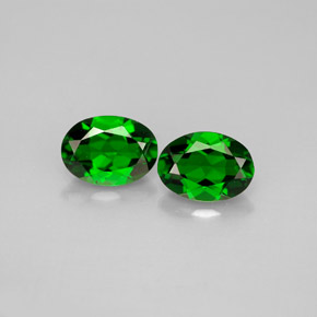 Diopside cromifero naturale verde da  ct, taglio ovale, VS