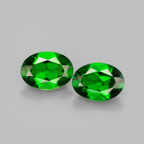 Diopside cromifero naturale verde da  ct, taglio ovale, VS