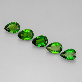 Diopside cromifero naturale verde da  ct, taglio a pera, VS