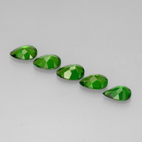 Diopside cromifero naturale verde da  ct, taglio a pera, VS