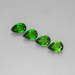 Diopside cromifero naturale verde da  ct, taglio a pera, VS