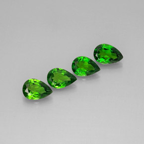 Diopside cromifero naturale verde da  ct, taglio a pera, VS