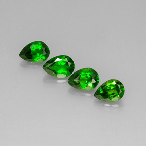 Diopside cromifero naturale verde da  ct, taglio a pera, VS