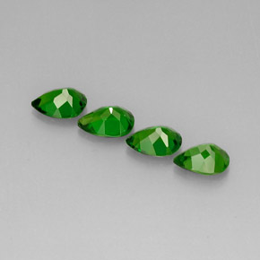 Diopside cromifero naturale verde da  ct, taglio a pera, VS