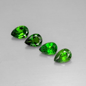 Diopside cromifero naturale verde da  ct, taglio a pera, VVS-VS