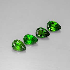 Diopside cromifero naturale verde da  ct, taglio a pera, VVS-VS
