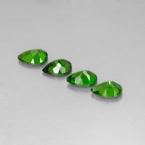 Diopside cromifero naturale verde da  ct, taglio a pera, VVS-VS