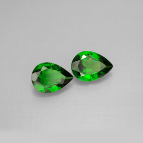 Diopside cromifero naturale verde da  ct, taglio a pera, VS