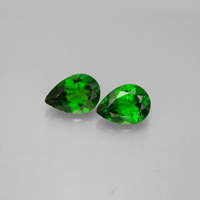 Diopside cromifero naturale verde da  ct, taglio a pera, VS
