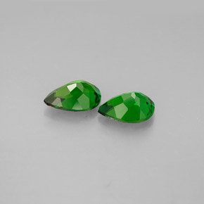 Diopside cromifero naturale verde da  ct, taglio a pera, VS