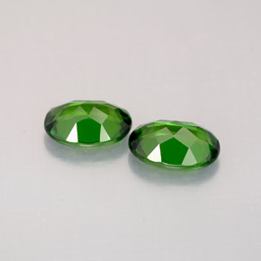 Diopside cromifero naturale verde da  ct, taglio ovale, VVS-VS