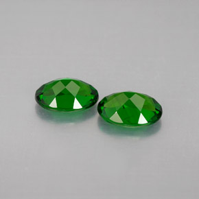 Diopside cromifero naturale verde da  ct, taglio ovale, VVS-VS