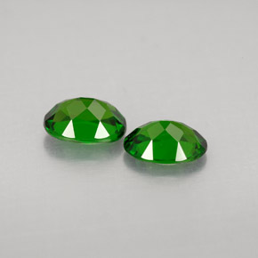 Diopside cromifero naturale verde da  ct, taglio ovale, VVS-VS