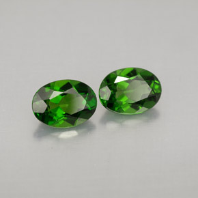 Diopside cromifero naturale verde da  ct, taglio ovale, VVS-VS