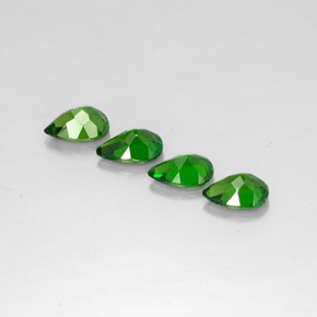 Diopside cromifero naturale verde da  ct, taglio a pera, VVS-VS