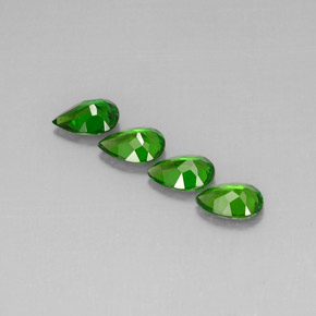 Diopside cromifero naturale verde da  ct, taglio a pera, VVS-VS