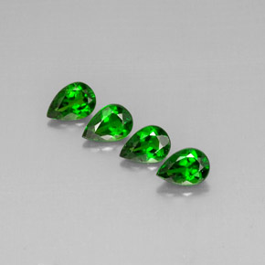 Diopside cromifero naturale verde da  ct, taglio a pera, VVS-VS