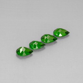 Diopside cromifero naturale verde da  ct, taglio a pera, VVS-VS