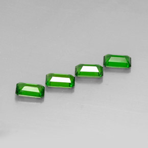 Diopside cromifero naturale verde da  ct, taglio smeraldo, VS