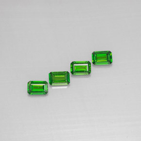Diopside cromifero naturale verde da  ct, taglio smeraldo, VS