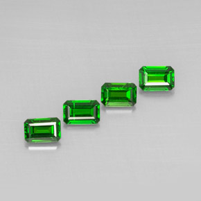 Diopside cromifero naturale verde da  ct, taglio smeraldo, VS
