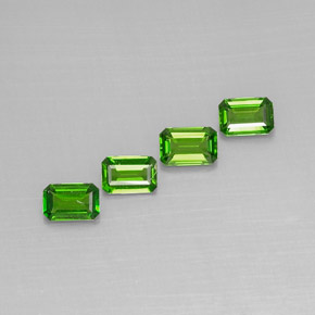 Diopside cromifero naturale verde da  ct, taglio smeraldo, VS