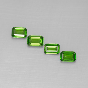 Diopside cromifero naturale verde da  ct, taglio smeraldo, VS