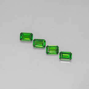 Diopside cromifero naturale verde da  ct, taglio smeraldo, VS