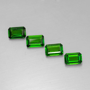 Diopside cromifero naturale verde da  ct, taglio smeraldo, VVS-VS
