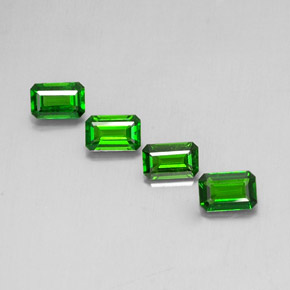 Diopside cromifero naturale verde da  ct, taglio smeraldo, VVS-VS