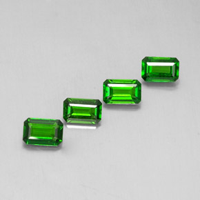 Diopside cromifero naturale verde da  ct, taglio smeraldo, VVS-VS