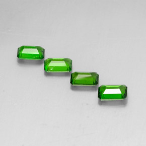 Diopside cromifero naturale verde da  ct, taglio smeraldo, VVS-VS
