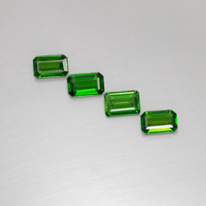 Diopside cromifero naturale verde da  ct, taglio smeraldo, VVS-VS